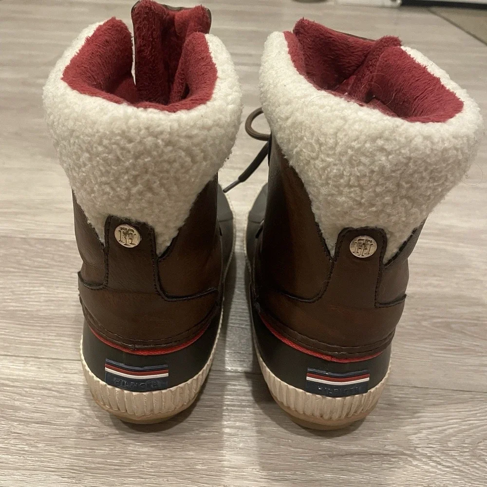 Tommy Hilfiger Boots Women 10M‎ Duck Sherpa Lined Water Resistant Rain Snow